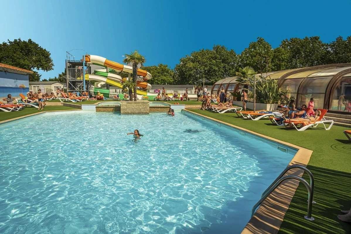 Camping 4 Etoiles - Parc Aquatique - Eei0Fi Saint-Georges-d'Oleron Εξωτερικό φωτογραφία