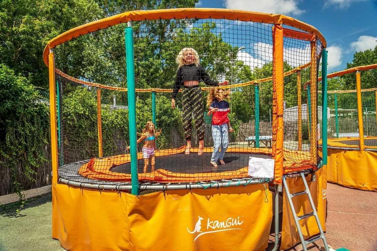 Camping 4 Etoiles - Parc Aquatique - Eei0Fi Saint-Georges-d'Oleron Εξωτερικό φωτογραφία