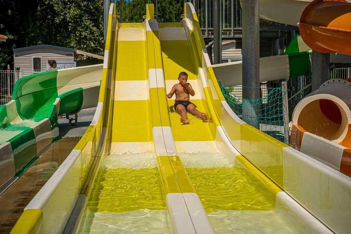 Camping 4 Etoiles - Parc Aquatique - Eei0Fi Saint-Georges-d'Oleron Εξωτερικό φωτογραφία