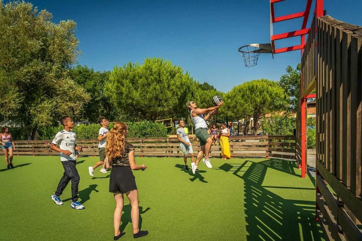Camping 4 Etoiles - Parc Aquatique - Eei0Fi Saint-Georges-d'Oleron Εξωτερικό φωτογραφία